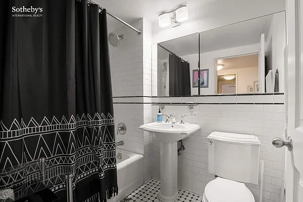 Sold by Sotheby's International Realty | media 9