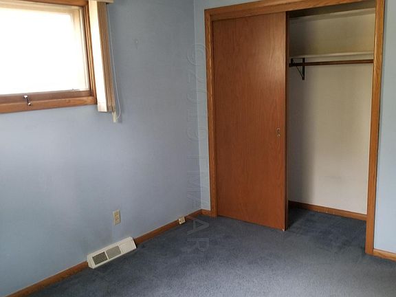 2nd image of 109 14th Ave S