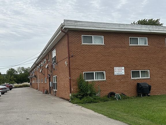 3rd image of 1121 Birch Dr