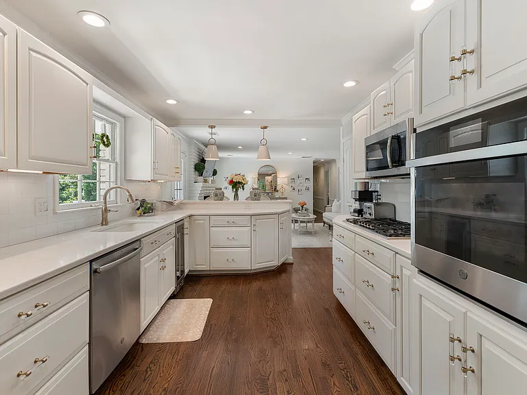 4470 Chatworth Ct NE — Photo 19