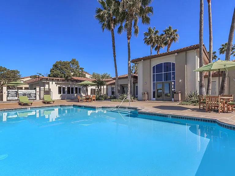 240 Avenida Vis — Photo 44