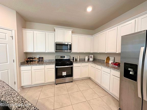 4th image of 556 Coastline Way