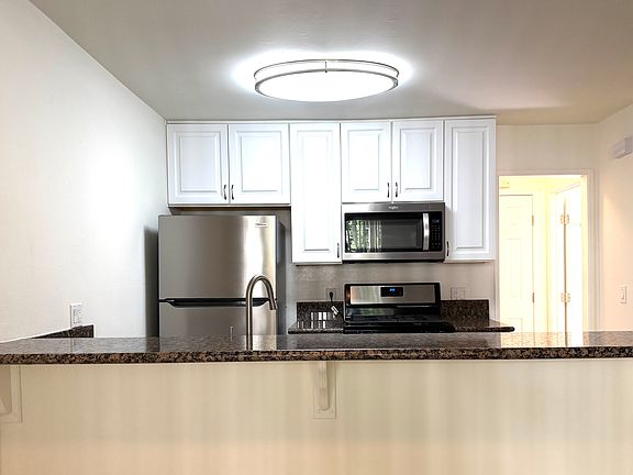 4th image of 369 Avocado St
