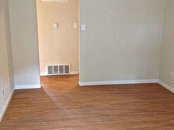 5th image of 7205 Sarah St APT 9
