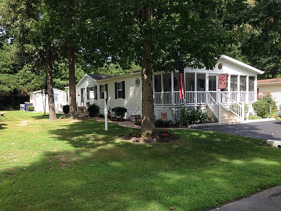 3rd image of 33408 Lakeshore Cir
