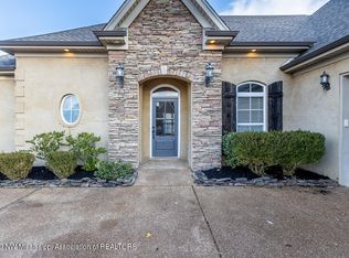 2884 Poplar Woods Dr, Southaven, MS 38672