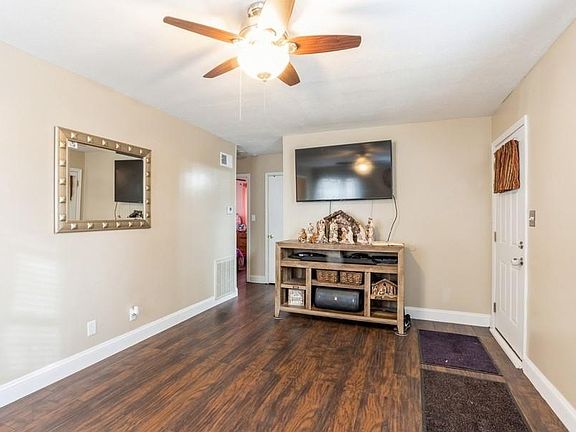 4th image of 4838 Woodend Ave