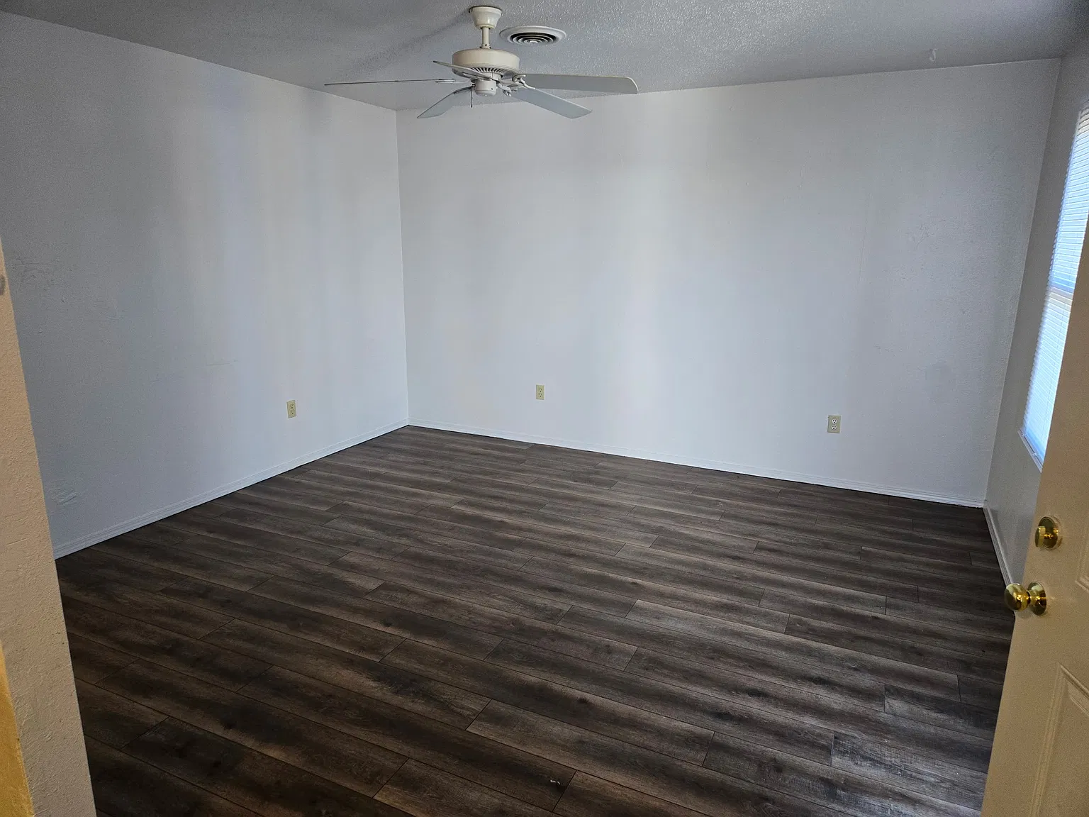 2 bed, 720 sqft, $975 — Photo 2