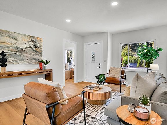 4th image of 305 NW 7th Street