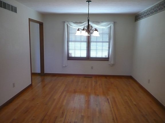 5th image of 51582 Asbury Ct