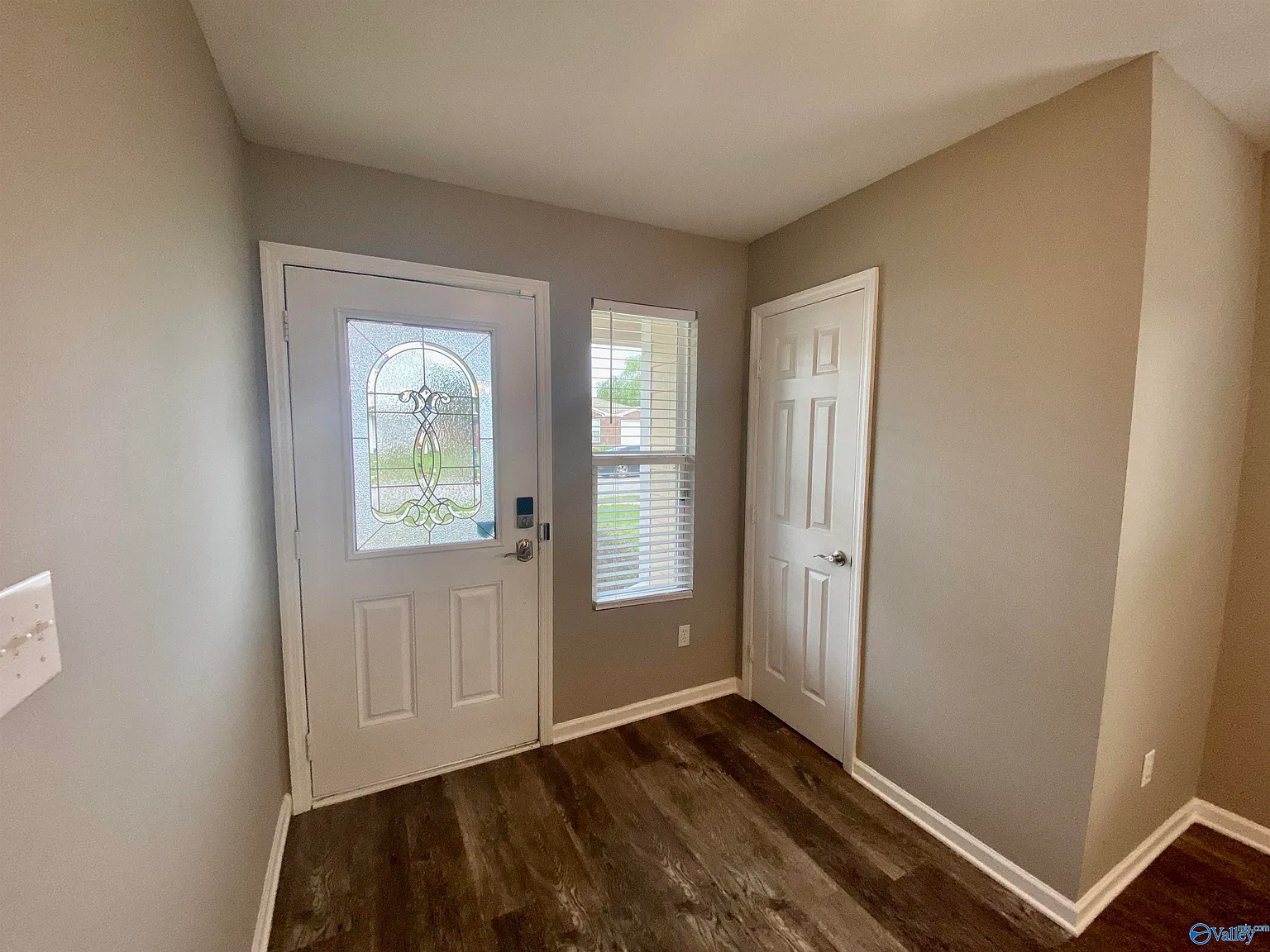 4 bed, 2.5 bath, 2226 sqft, $1,800 — Photo 4
