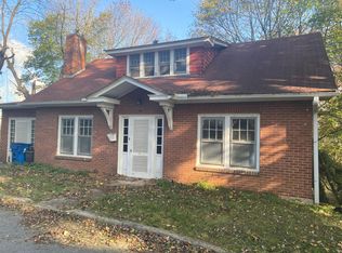 22 Maple St, Canton, NC 28716