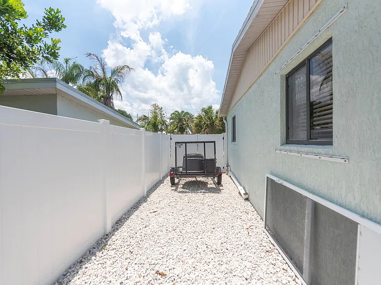 347 S Lakeside Dr — Photo 39