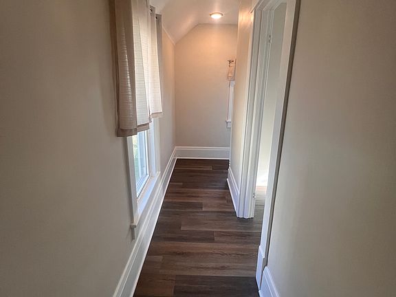 5th image of 97 Oakwood St