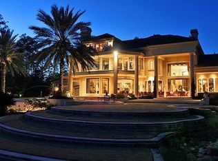 18 N Shoreline Point Dr, Spring, TX 77381