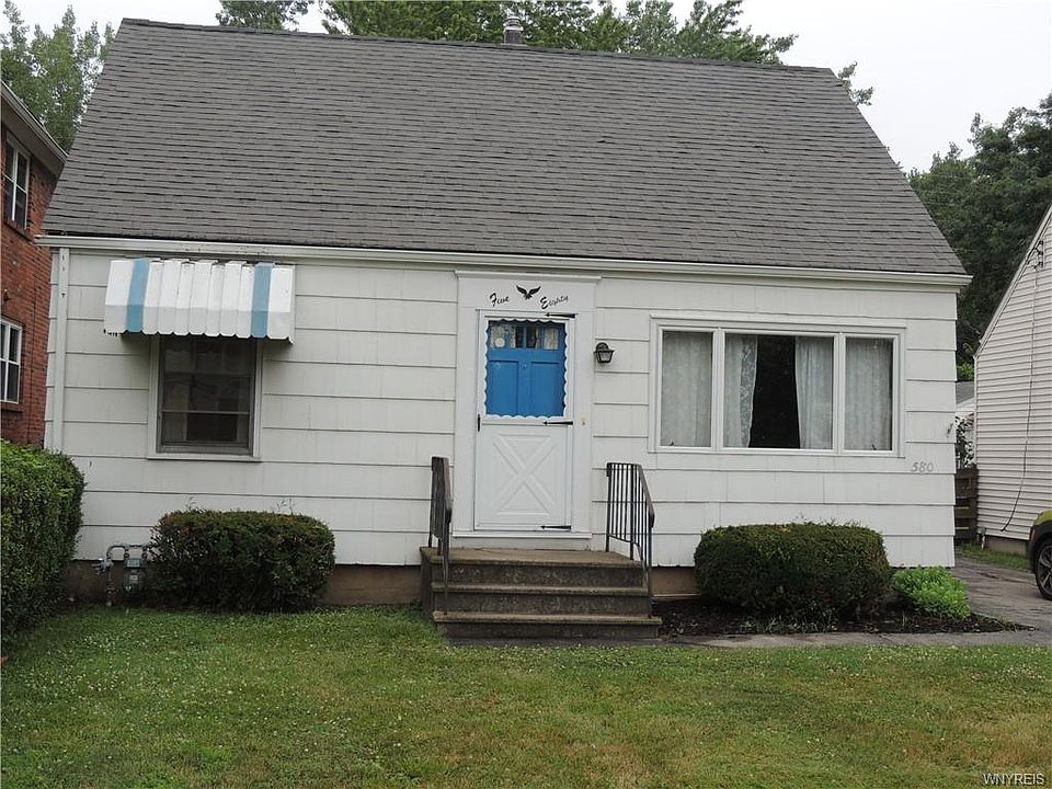 1st image of 580 Taunton Pl
