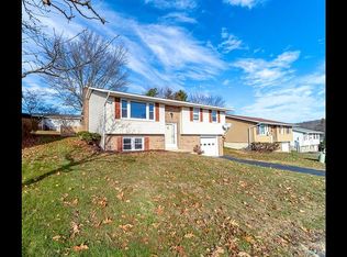 239 Boomerang Dr, Ephrata, PA 17522