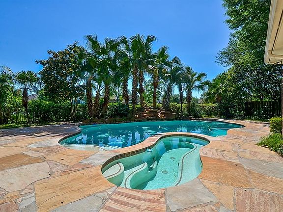 5th image of 32506 Woodseave Ct