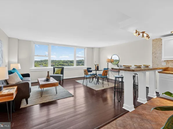 4600 Duke St APT 1300, Alexandria, VA 22304