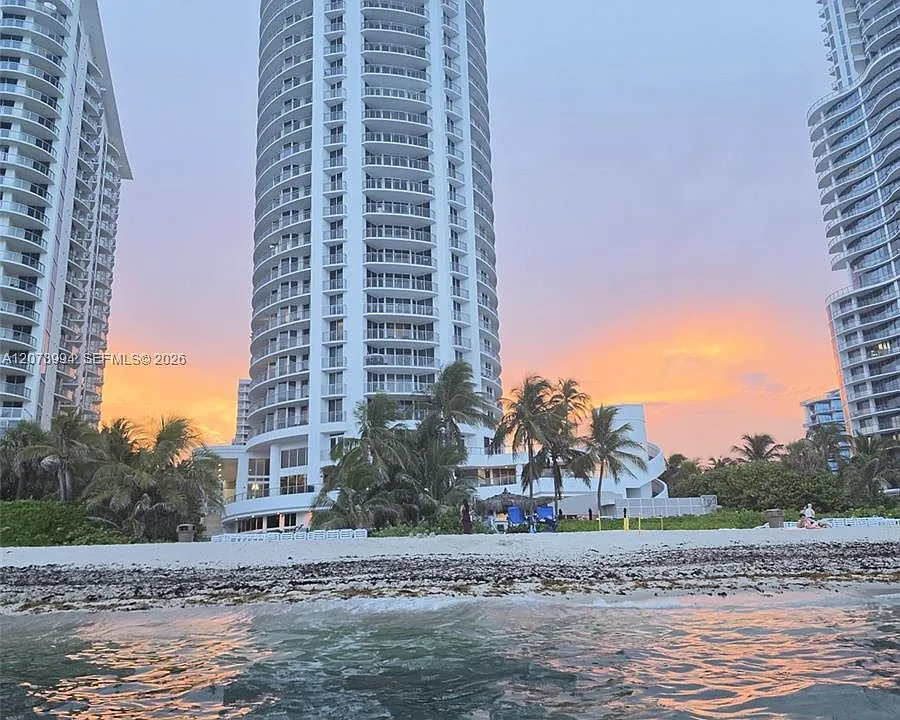 17375 Collins Ave #2706