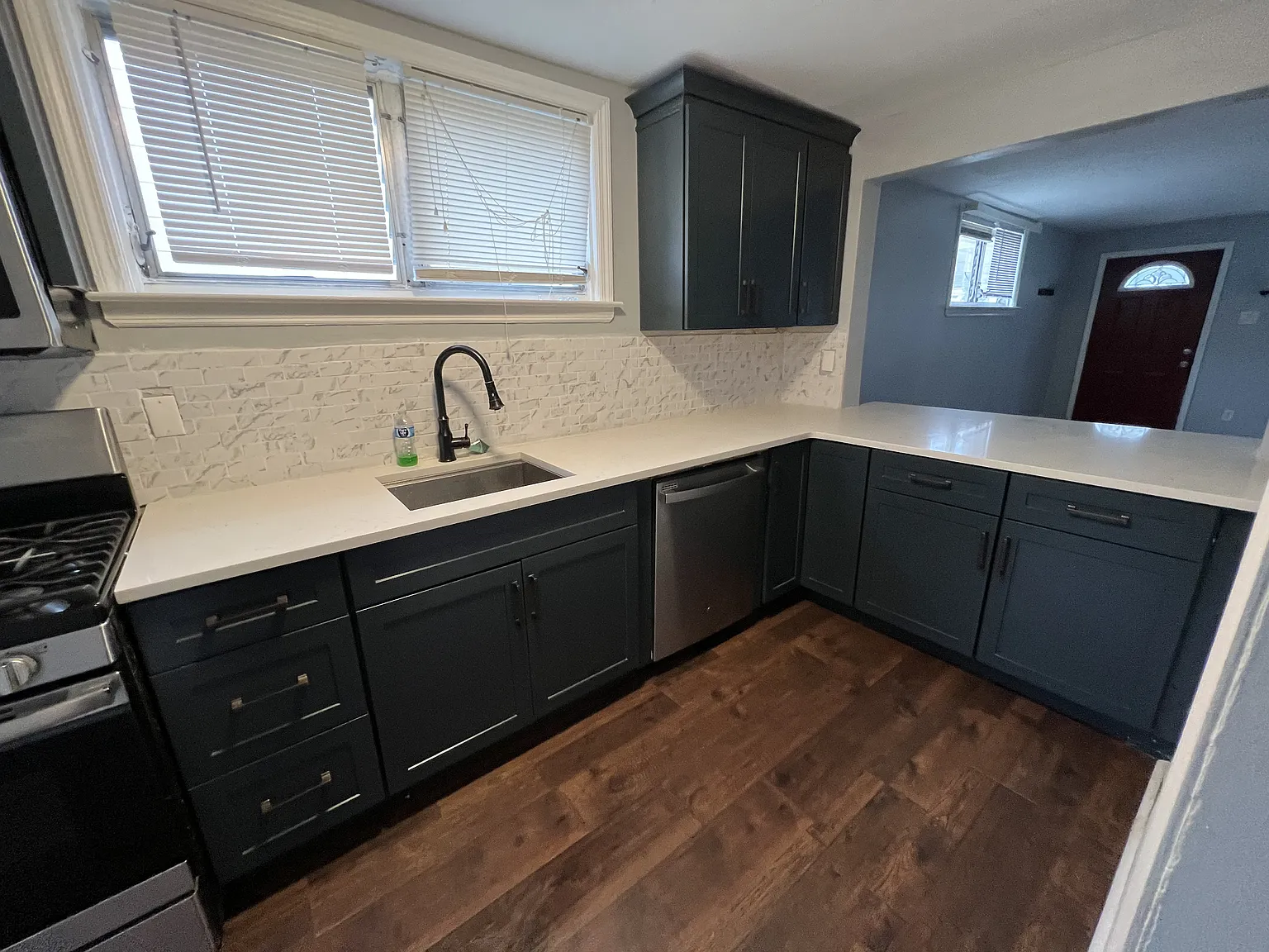 3 bed, 1152 sqft, $2,000 — Photo 1