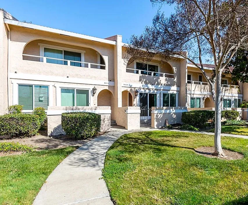 2 bed, 2.5 bath, 1333 sqft, $3,795 — Photo 2