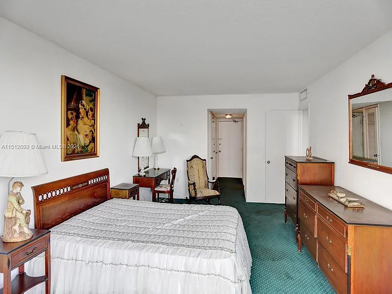 18051 Biscayne Blvd #304 — Photo 32