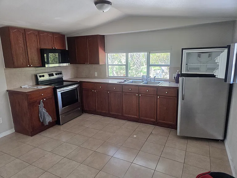 11210 Sunset View Ln — Photo 11