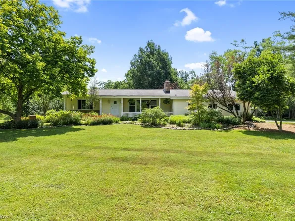 367 Columbia Rd, Valley City, OH 44280