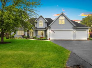 W5883 Augusta Pl, MENASHA, WI 54952