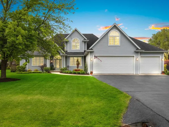 W5883 Augusta Pl, Menasha, WI 54952