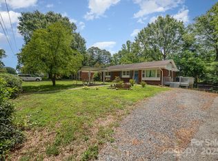 2202 Woodlawn St, Kannapolis, NC 28083