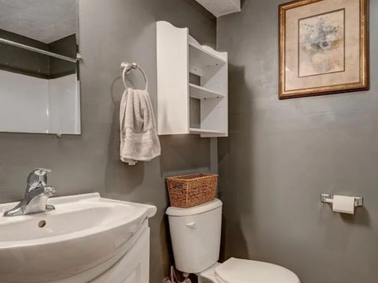 10412 Crown Point Ave — Photo 16
