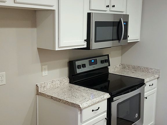 3rd image of 2909 Vineyards Pkwy APT 2