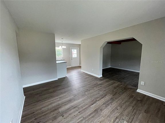 4th image of 111 Shirley Ct