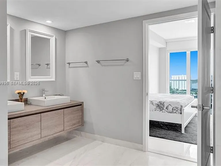 400 Sunny Isles Blvd #2021 — Photo 31