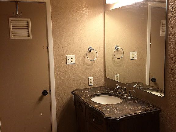5th image of 4928 Lancaster Dr