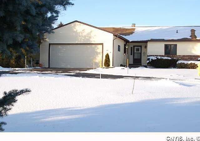 1st image of 906 Kimry Moor