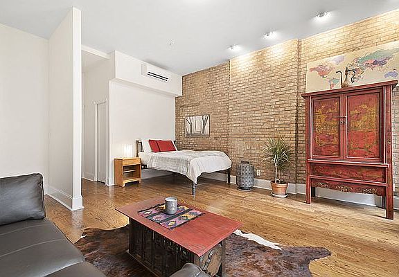 3rd image of 263 W 131st St #2