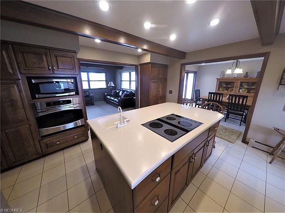 3rd image of 6060 Holderman Ave