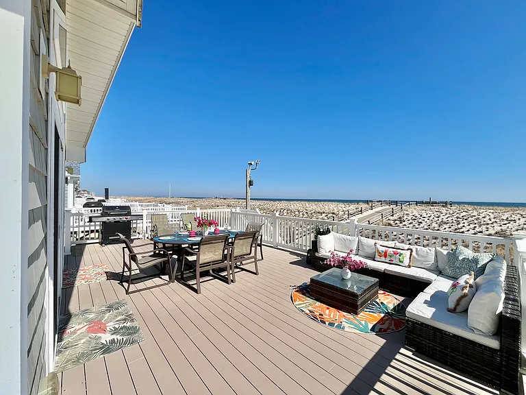 3290 Seaview Rd — Photo 17