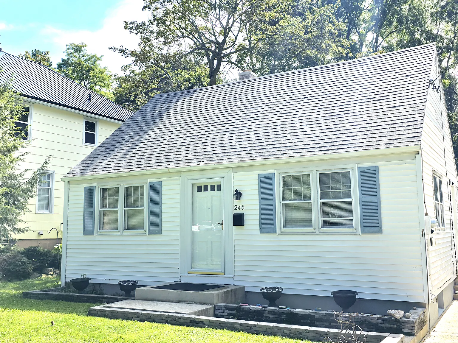 4 bed, 1324 sqft, $2,795 — Photo 1