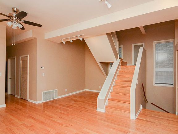 5th image of 3308 N Southport Ave #3