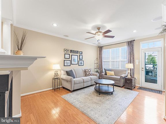 2nd image of 13814 Custis Sq