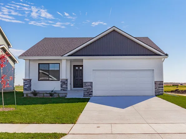 1225 Arrow Ave NE, Bondurant, IA 50035