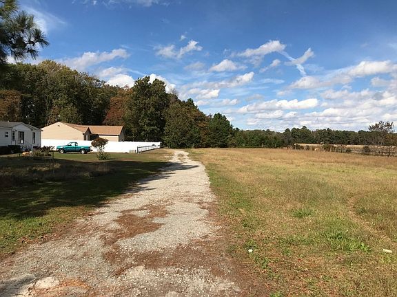 4th image of 27952 Willow Ln