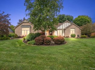 6545 Basswood Dr, Troy, MI 48098