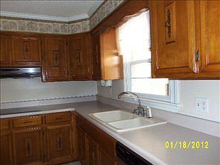 4th image of 114 Glenn Dr