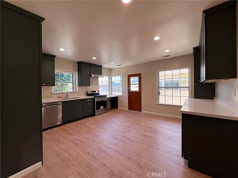 540 Crosby St — Photo 3