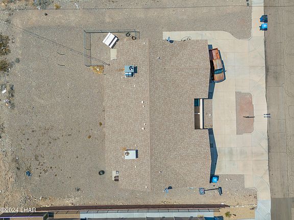 4th image of 2810 Palisades Dr